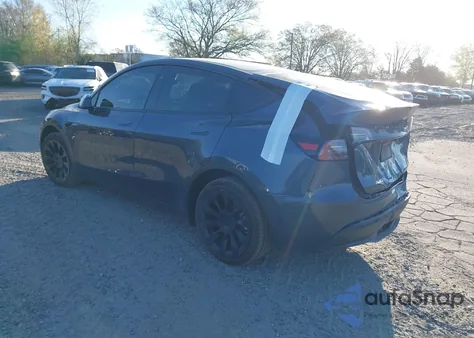 2023 Tesla Model Y из США, поврежденный, VIN 7SAYGDEE5PF834774